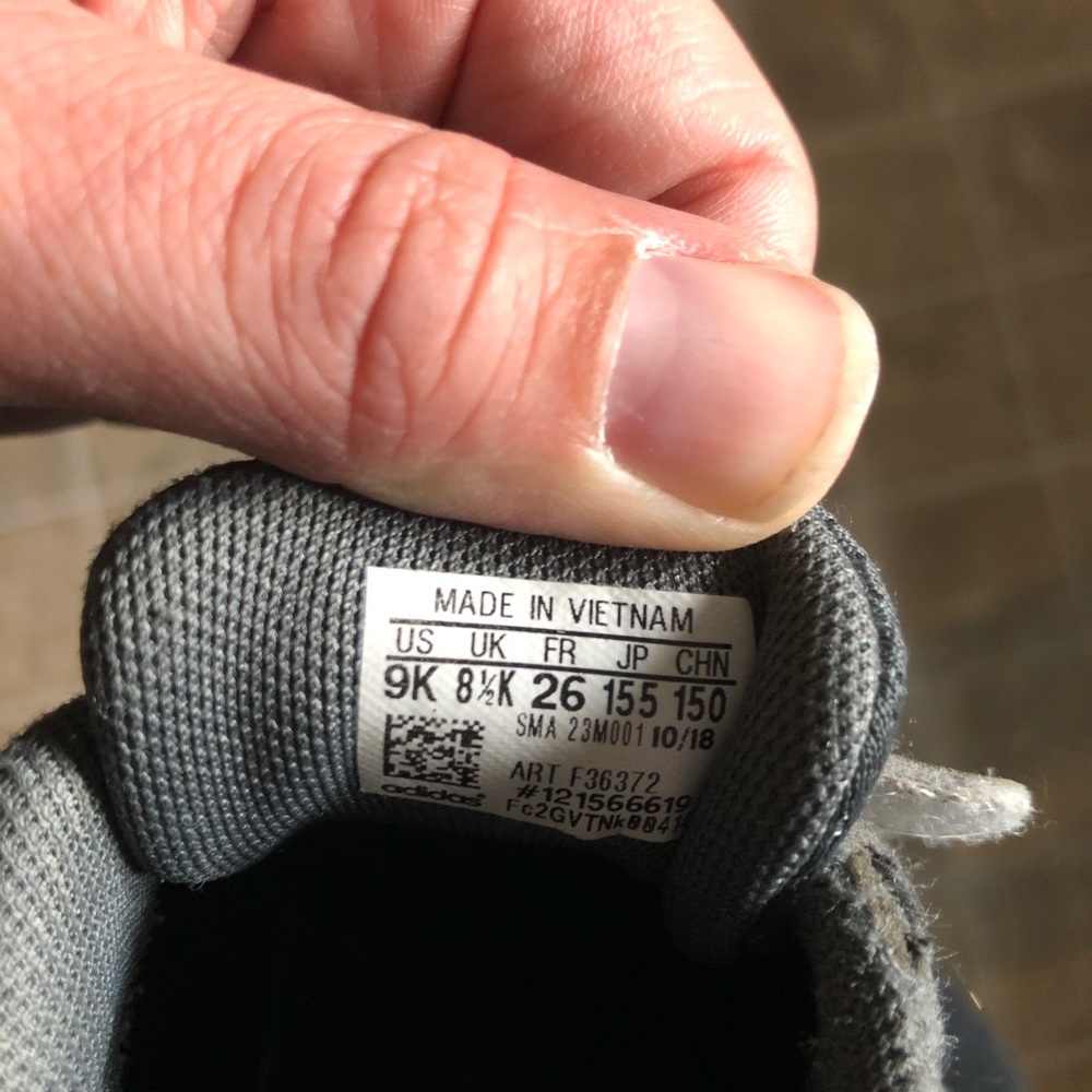 Boys adidas sneakers. Toddler size 9. Dark grey. - Picture 4 of 10